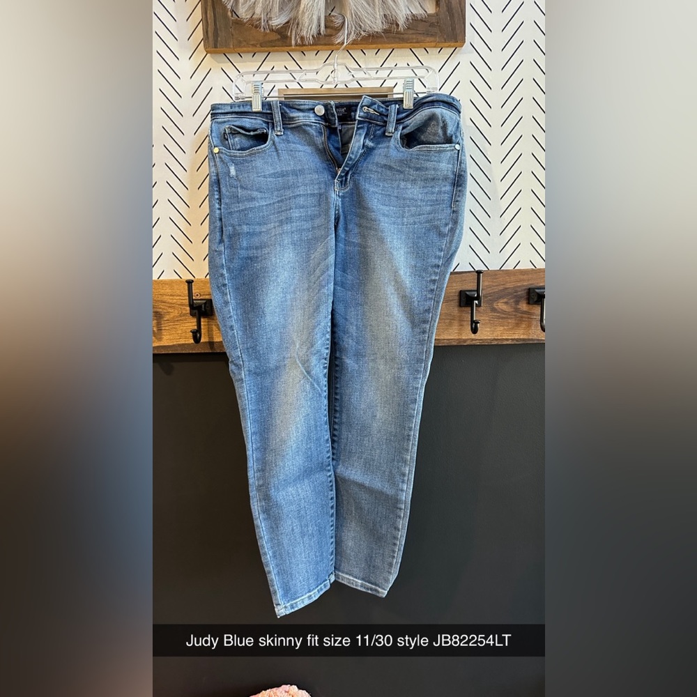 Judy Blue skinny fit size 11/30 style JB82254LT